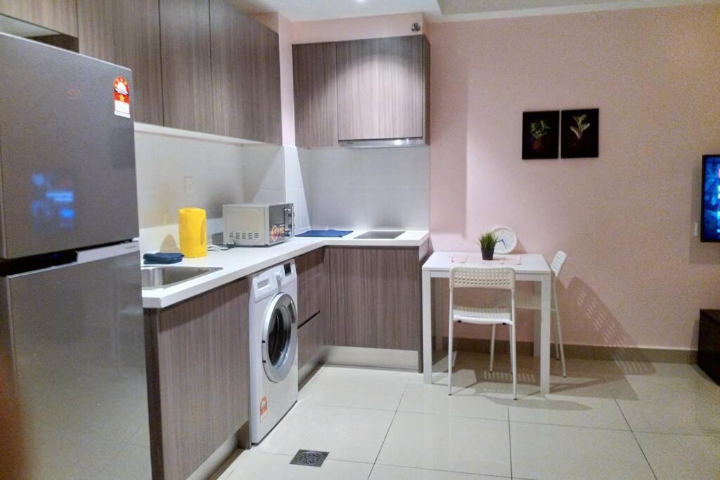 Hb1512- Hyve Studio Unit, Lake View, Cyberjaya, Free Wi-Fi, Free Parking, Netflix,Pool, 3038 Eksteriør bilde
